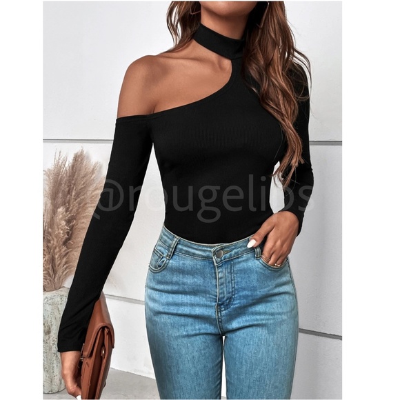 Rouge! Tops - Black Off One Shoulder Asymmetrical Slim Fit Shirt Top Mock Neck